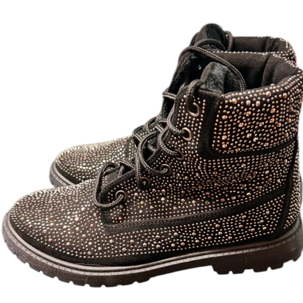 Rock & Candy Studded Rhinestone Boots Beautifully Designed Size 7 New
